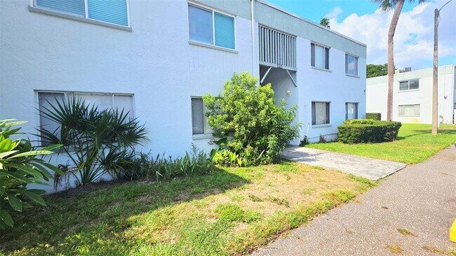 Building Photo - 851 N Keene Rd
