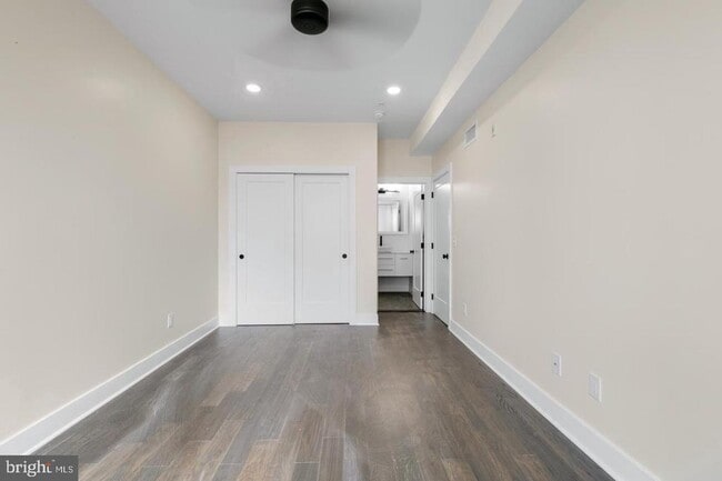 Building Photo - 1868 Frankford Ave