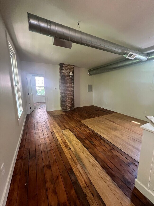 Building Photo - 2608 Stanton Ave