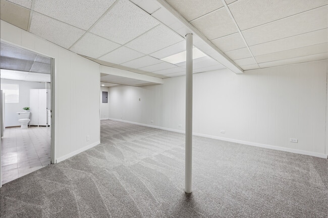 Building Photo - 1542 Anderson Ln