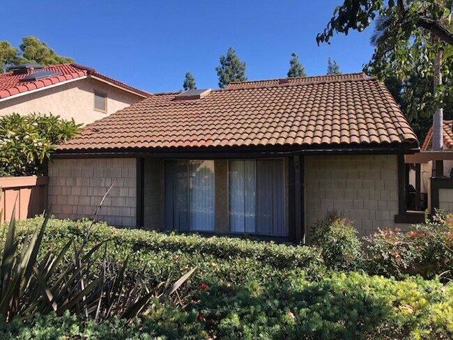 Primary Photo - Beautifully Updated 3 Bed/2 Bath Single Fa...