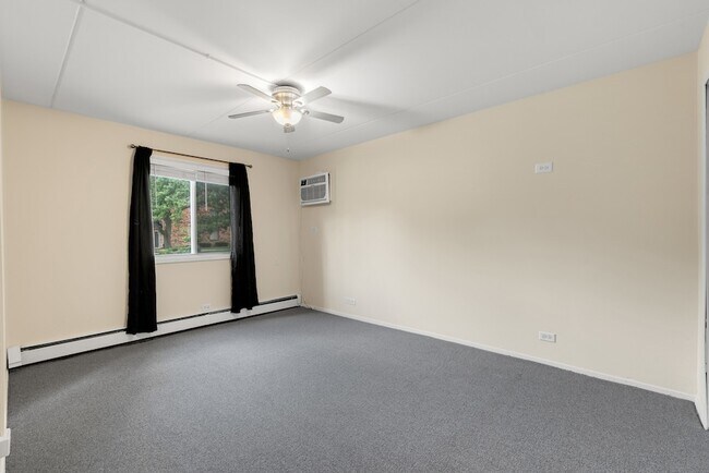 Building Photo - 5325 Waterbury Ct