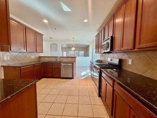 Building Photo - Discover Spacious One-Story Living in Mockingbird Heights!