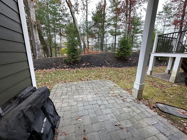 Building Photo - 17 Hennery Wy