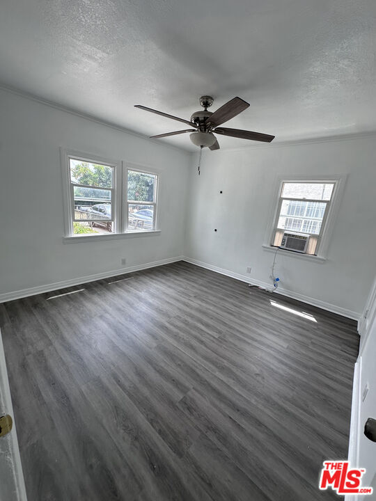 Building Photo - 1116 W 64th St
