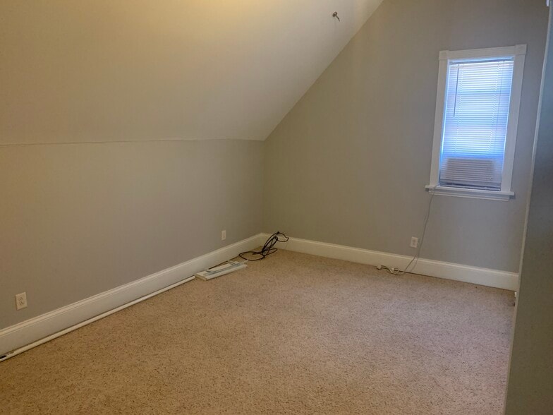 office 1/bedroom 3 - 2716 Griffiths Ave