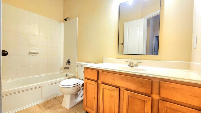 Building Photo - 3011 Sunchase Ct