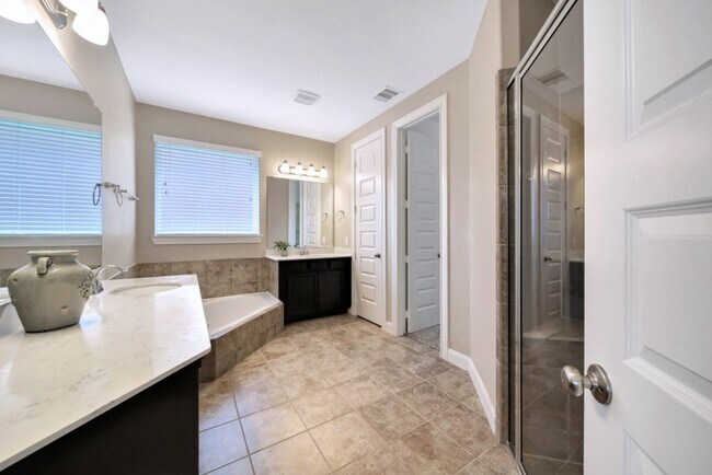 Building Photo - 3007 Rocky Point Dr