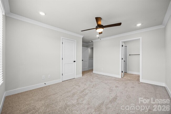 Building Photo - 720 Pinecone Dr