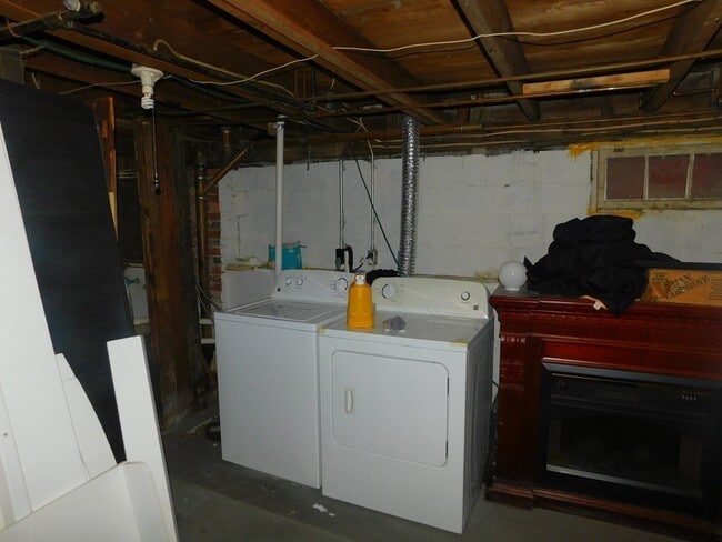 Building Photo - 141 Bayside Rd