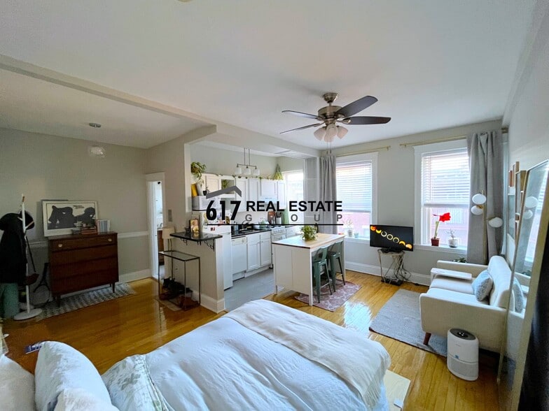 Building Photo - 1185 Commonwealth Ave