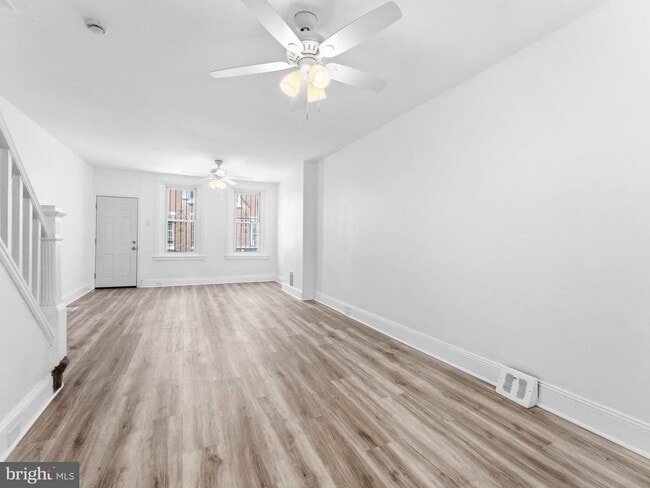 Building Photo - 1831 E Clementine St