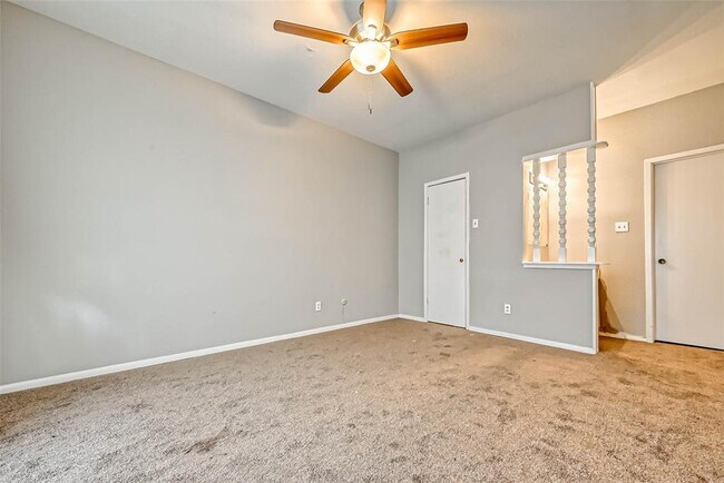 Building Photo - 9009 Richmond Ave.