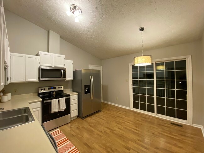 Building Photo - 6033 Waterbury Ln