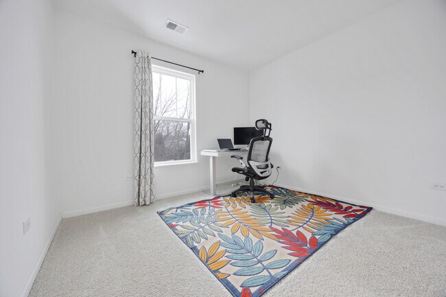 Building Photo - 620 Wolverine Dr