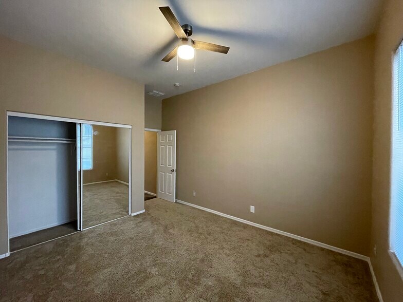 Building Photo - 2916 W Windsong Dr