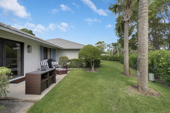Building Photo - 108 Club Dr