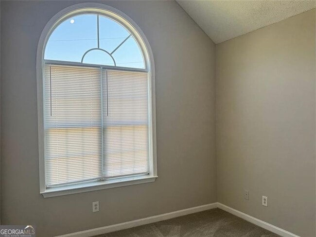 Building Photo - 4044 Robin Cir