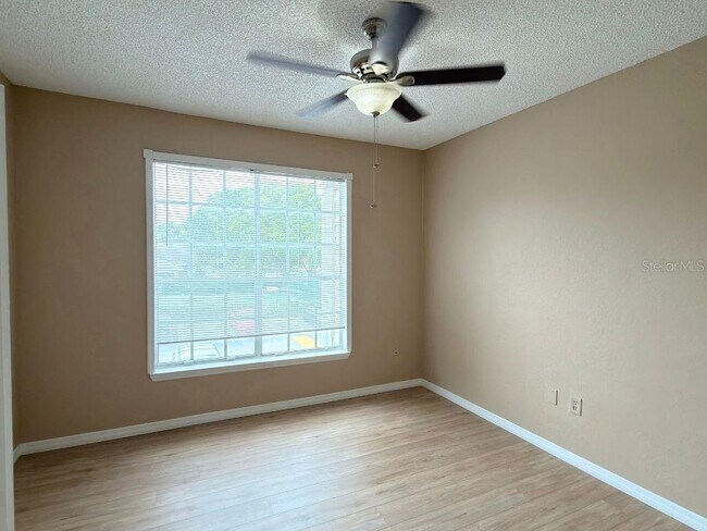 Building Photo - 13025 Mulberry Park Dr