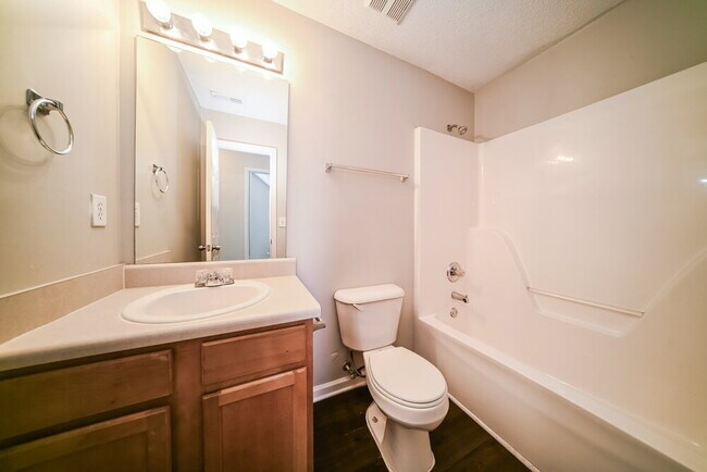 Building Photo - 425 Canoga Ct