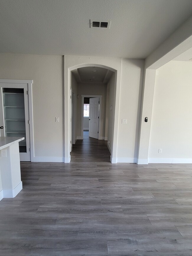 Building Photo - 8033 Horncastle Ave