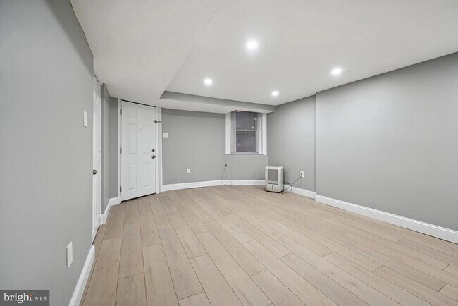 Building Photo - 3016 13th St NW