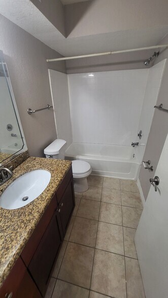 Building Photo - 5140 Conroy Rd