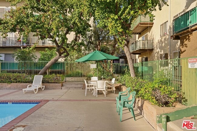 Building Photo - 5460 White Oak Ave