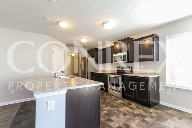 Building Photo - 2111-2112 12 Oaks Dr