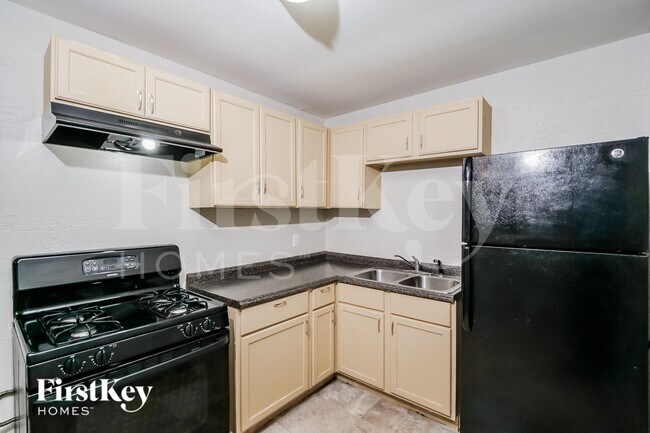 Building Photo - 4315 Standish Dr