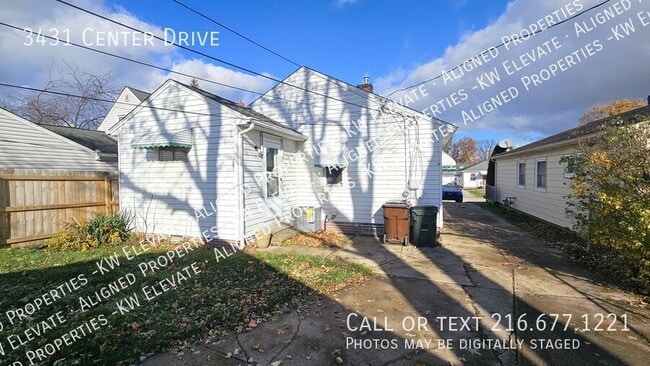 Building Photo - 3431 Center Dr