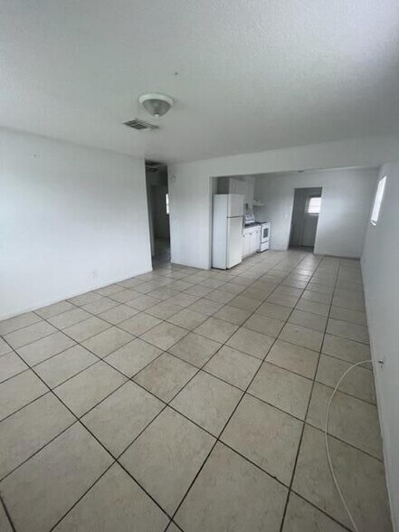 Building Photo - 4998 Kirk Rd