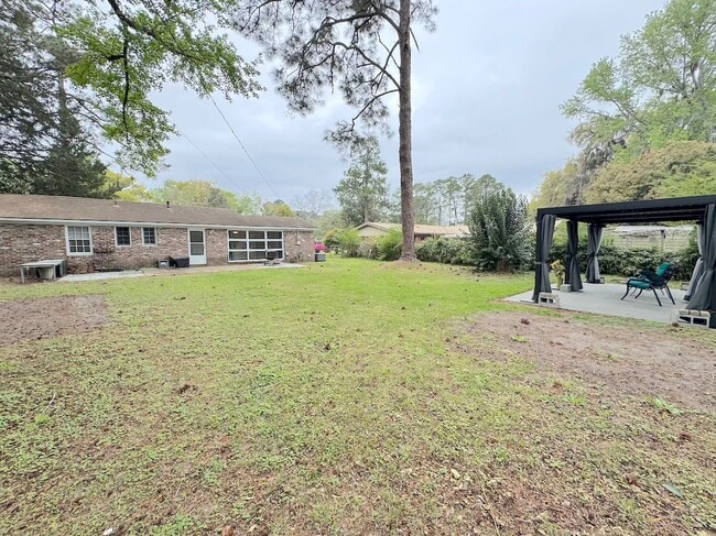 Building Photo - 106 Paradise Dr