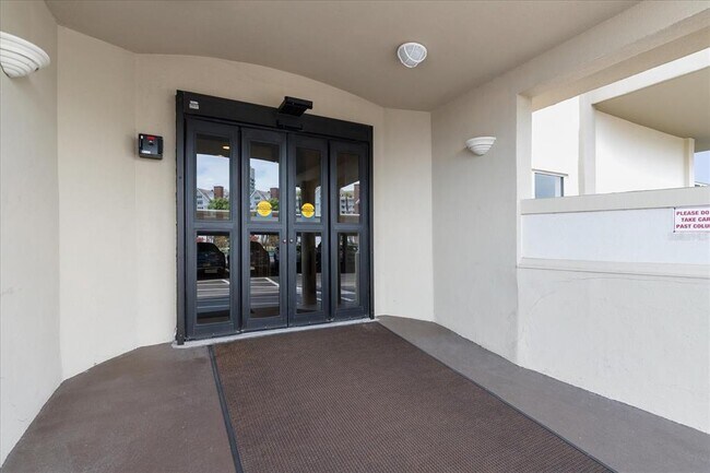 Building Photo - 1621 Gulf Blvd