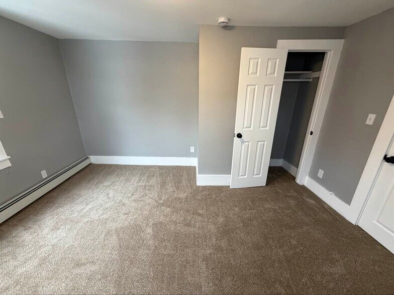 Building Photo - 2 Monteleone Pl