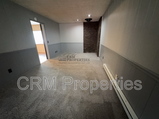 Building Photo - 212 Southlea Dr