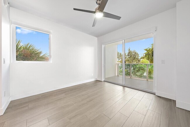 Building Photo - 1 S Palmway