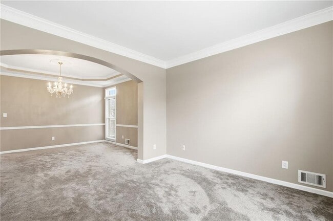 Building Photo - 310 Stoneleigh Dr SW