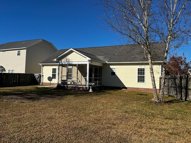 Building Photo - Don't miss this beautiful home in desirable Brice's Crossing