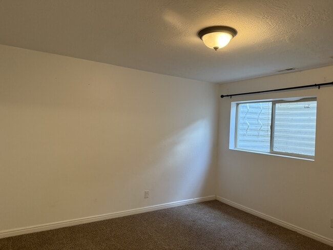 Building Photo - 7691 Willow Walk Ln