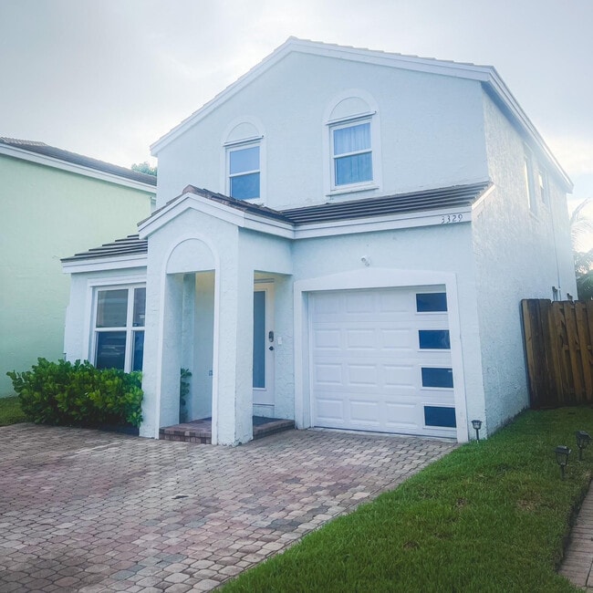 Primary Photo - 3329 Apache Ln