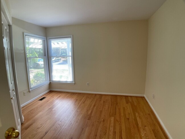 Building Photo - 309 Kirkwood Dr