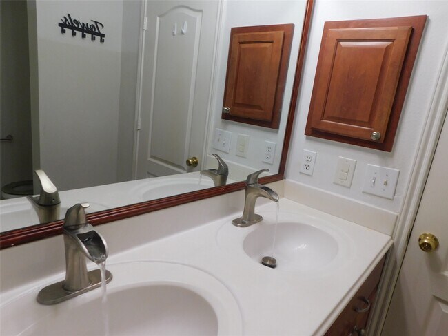 Building Photo - 3334 Pebble Beach Ln