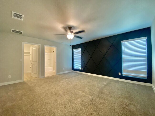 Building Photo - Newer 3 bed 2 bath near Frenship Upland He...