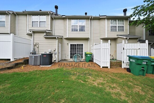 Building Photo - 2-bedroom, 2.5-bathroom Condominium in the heart of Peachtree Corners