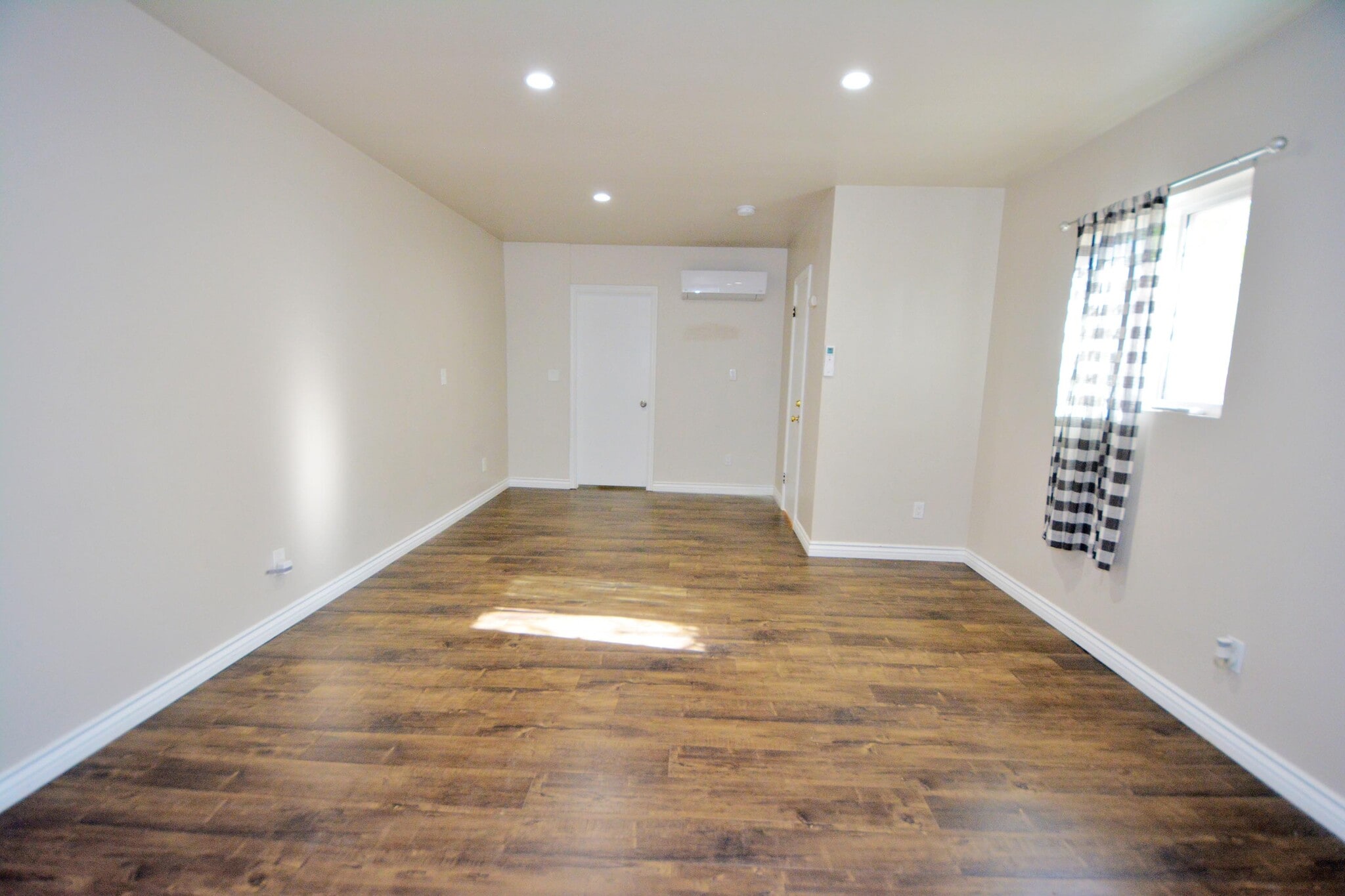 Building Photo - 9616 Gerald Ave