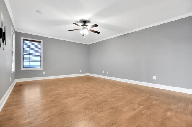 Building Photo - Pet Friendly Four Bedroom!