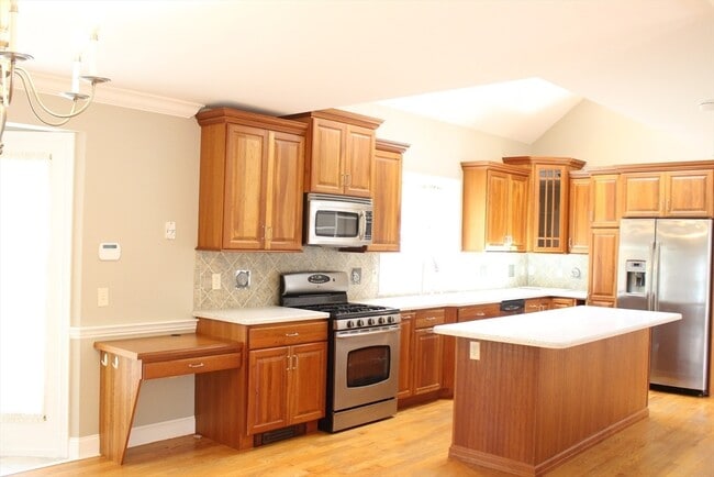 Building Photo - 46 Winsome Rd