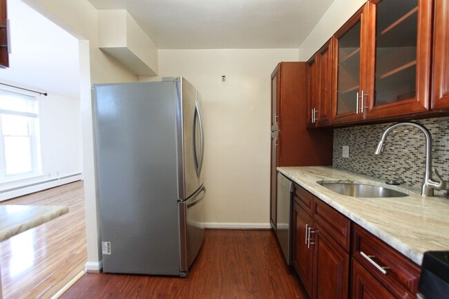 Building Photo - 6460 Ardleigh St