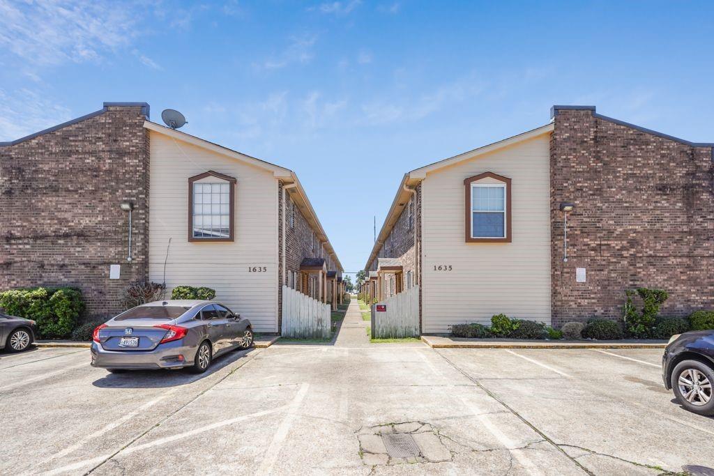 Building Photo - 1635 Newport Pl